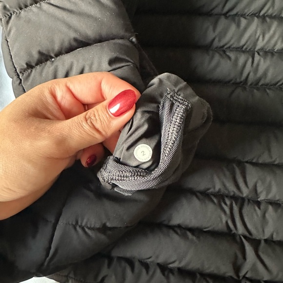 Lululemon jacket - Picture 4 of 6